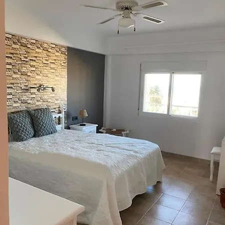 Penthouse 80qm, Zusaetzlich 80 Qm Private Terrasse, 60 M Zum * Dénia